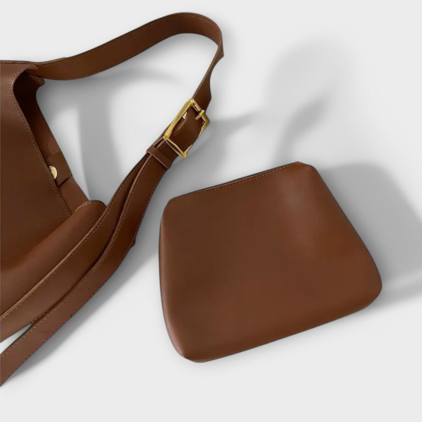 Lakova ručna torbica